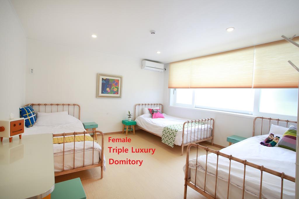 Pandago Guesthouse - Female Only Seoul Room photo