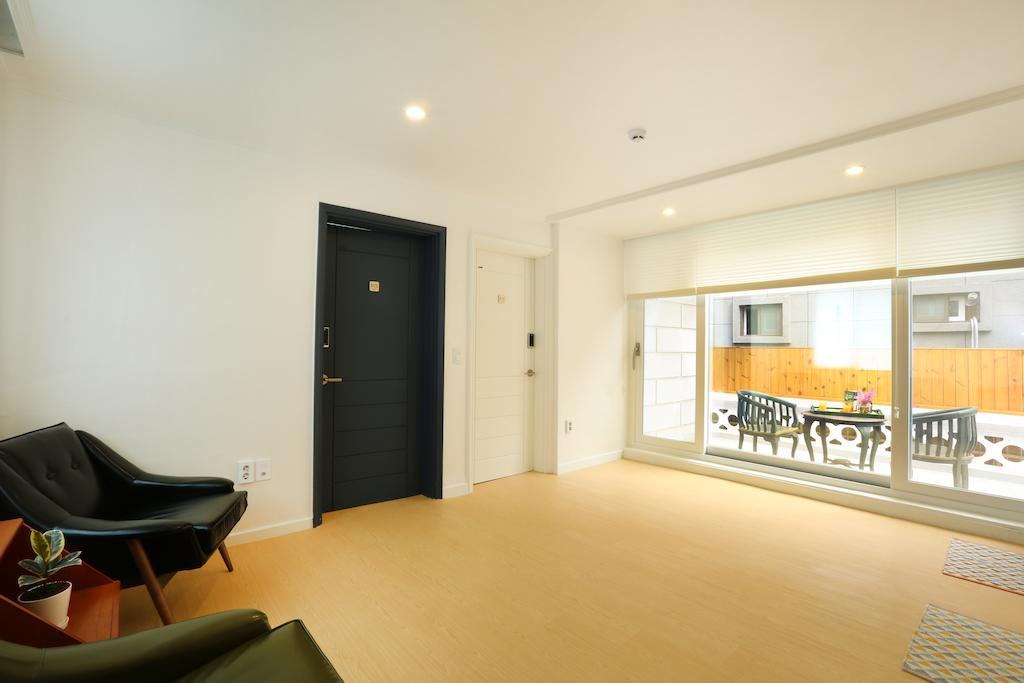 Pandago Guesthouse - Female Only Seoul Room photo